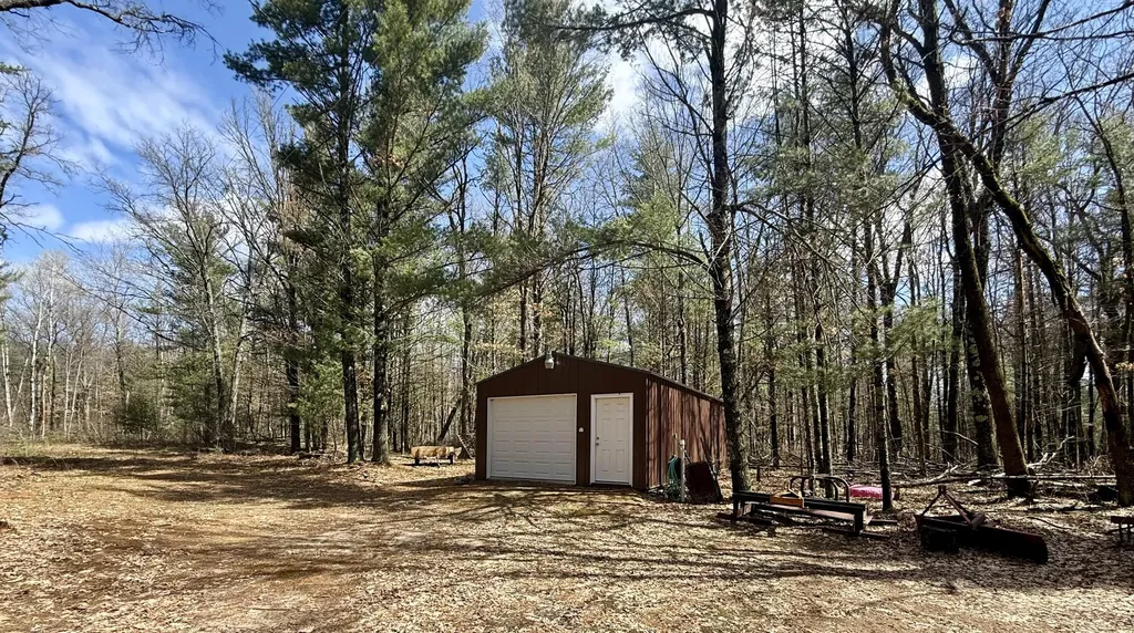 4047 E Creek Wood Drive Cherry Valley Township MI 49623