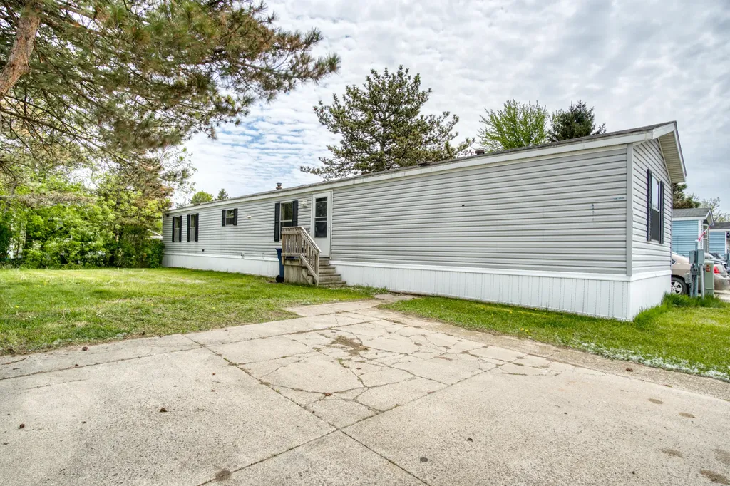 2261 Drive In Lane Union Charter Township MI 48858