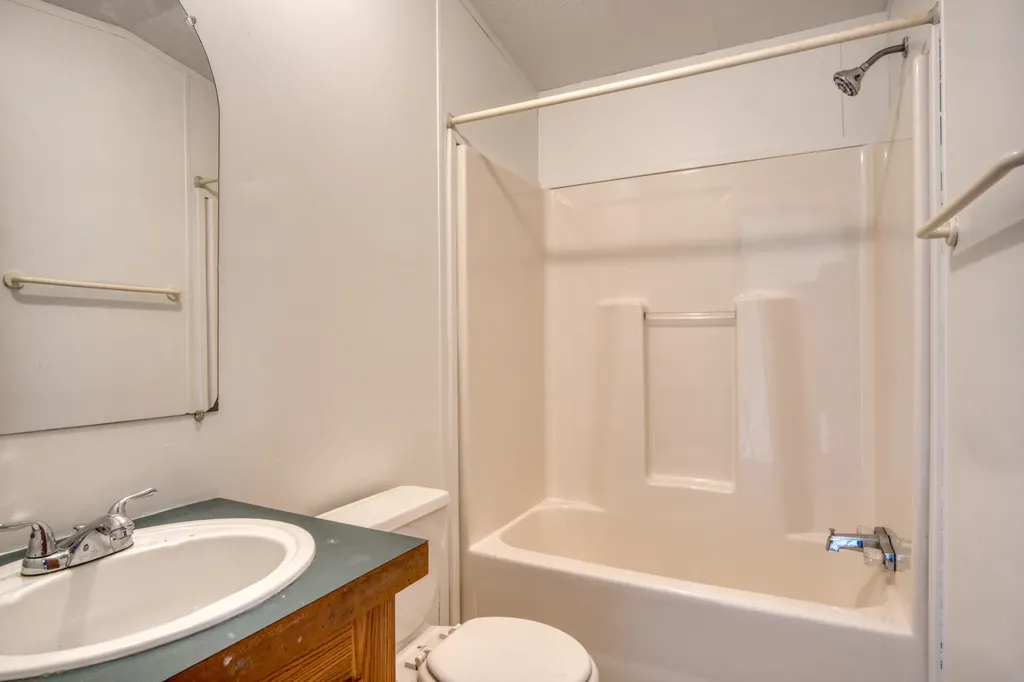 2261 Drive In Lane Union Charter Township MI 48858