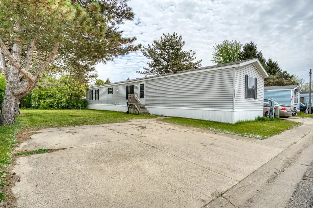 2261 Drive In Lane Union Charter Township MI 48858