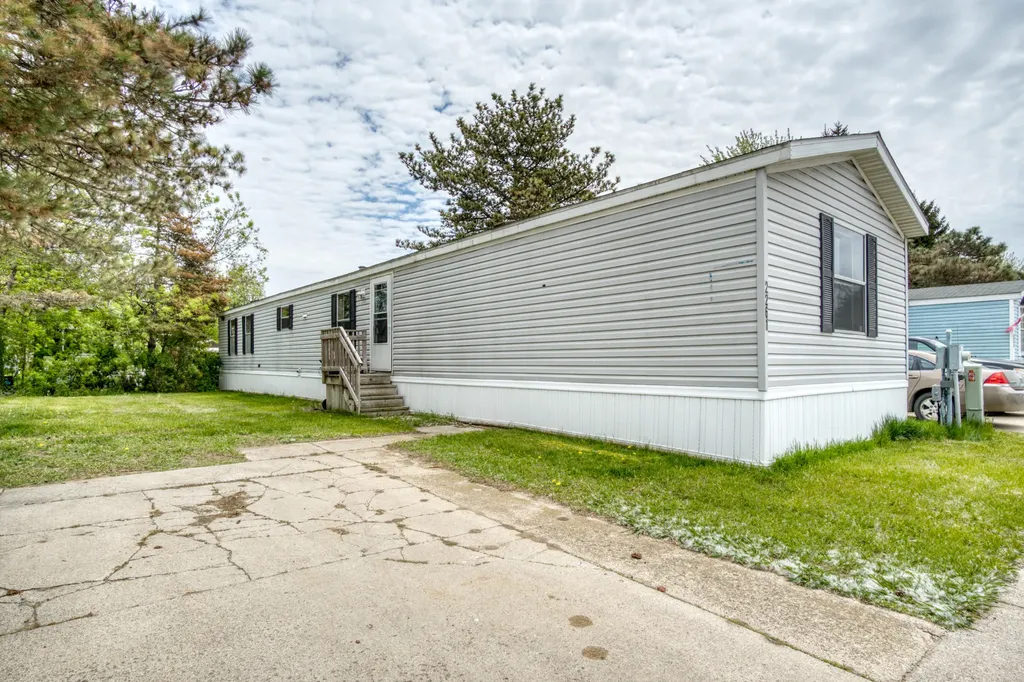 2261 Drive In Lane Union Charter Township MI 48858