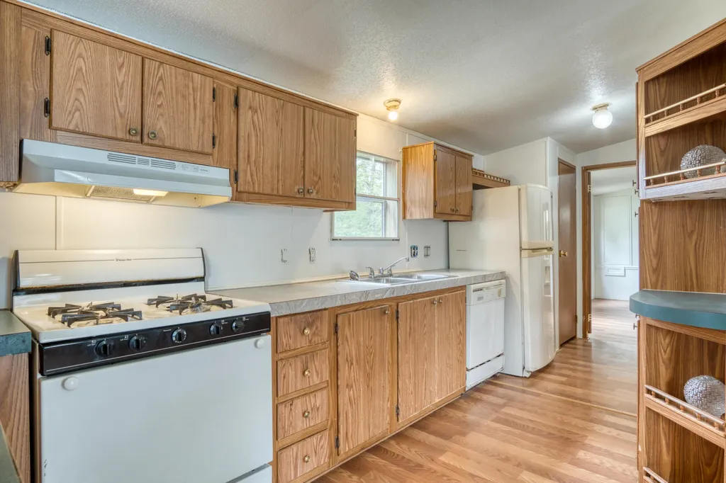 2261 Drive In Lane Union Charter Township MI 48858