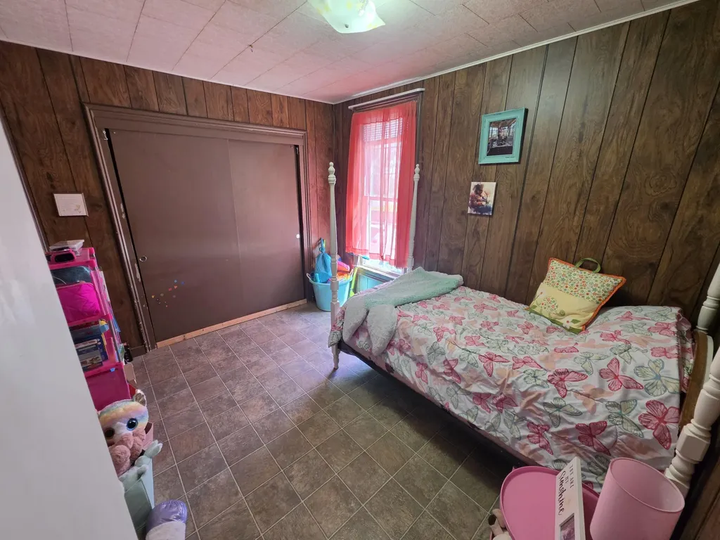 213 S Higbee Street Reed City City MI 49677