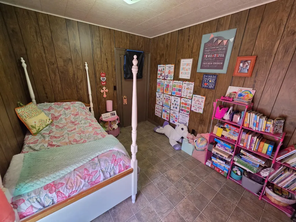 213 S Higbee Street Reed City City MI 49677