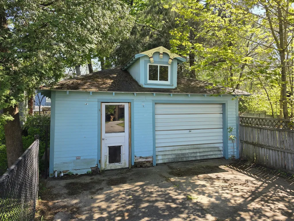 213 S Higbee Street Reed City City MI 49677