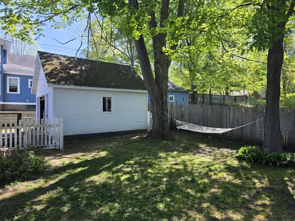 213 S Higbee Street Reed City City MI 49677