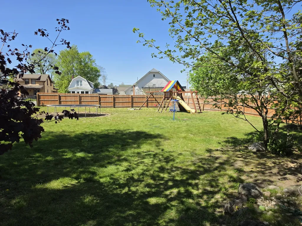 213 S Higbee Street Reed City City MI 49677