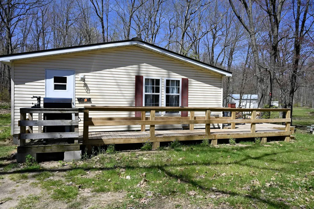 8386 S 135th Avenue Cedar Township MI 49631