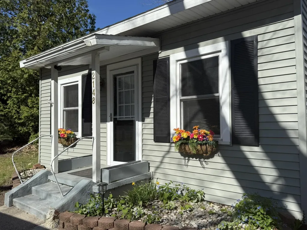 2148 N Lakeshore Drive Hamlin Township MI 49431