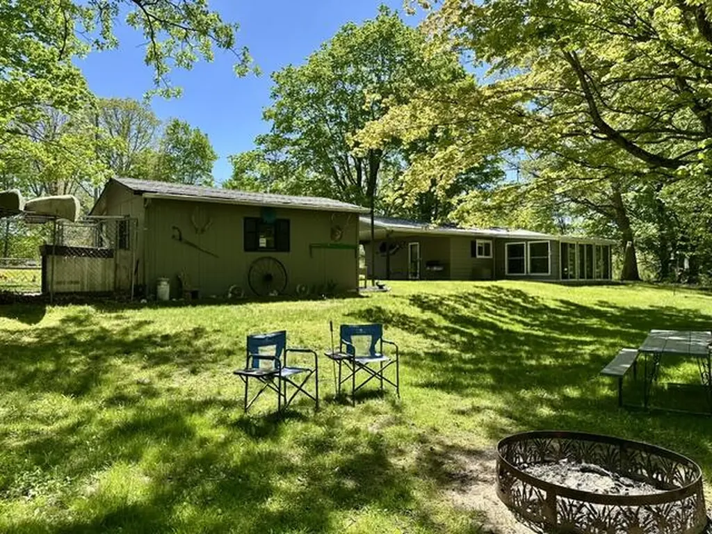 8942 E M-20 Newfield Township MI 49421
