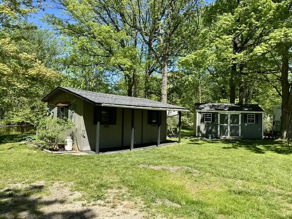 8942 E M-20 Newfield Township MI 49421