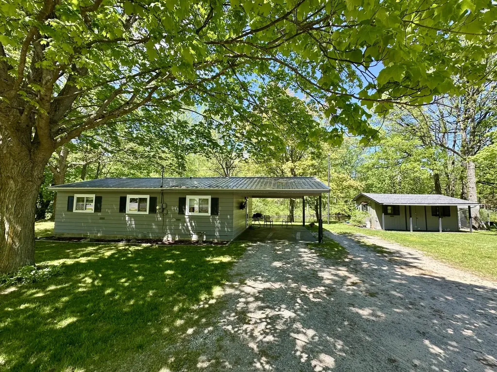 8942 E M-20 Newfield Township MI 49421