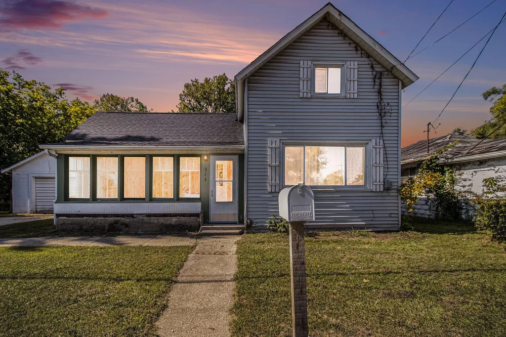 314 S 3rd Avenue Big Rapids City MI 49307