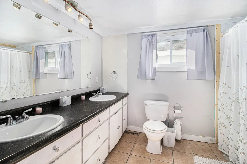 314 S 3rd Avenue Big Rapids City MI 49307