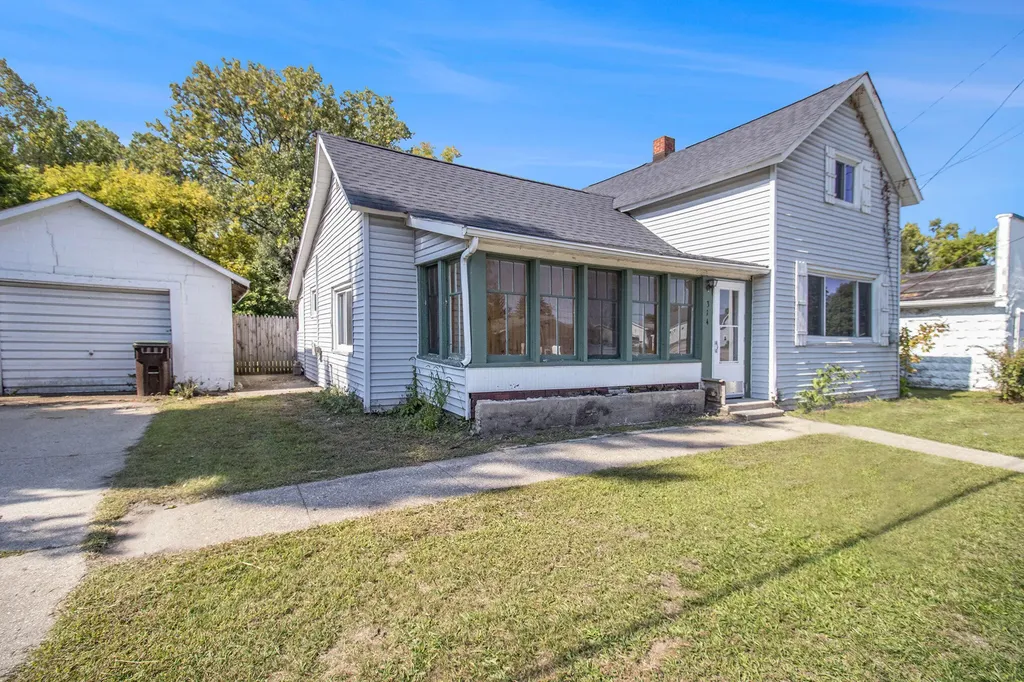 314 S 3rd Avenue Big Rapids City MI 49307