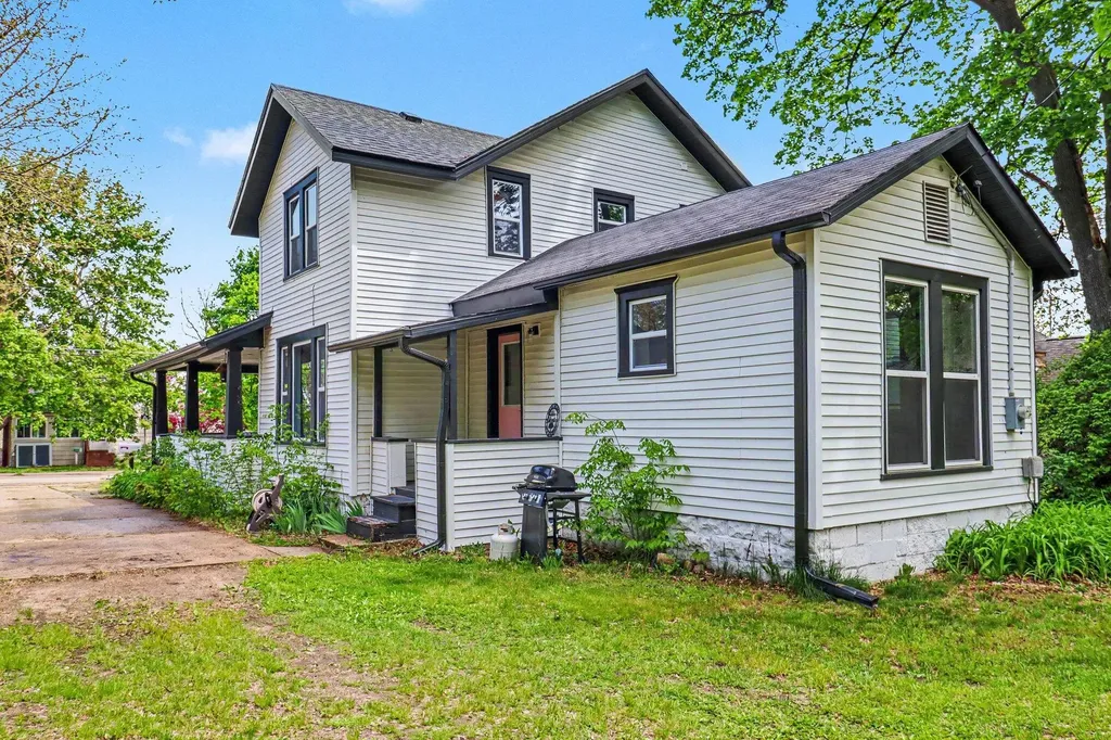215 E Washington Street Greenville City MI 48838