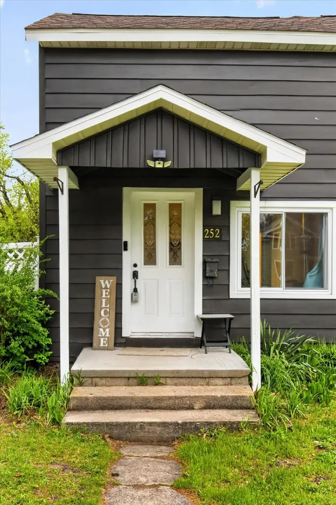 252 W Stimson Avenue Reed City City MI 49677