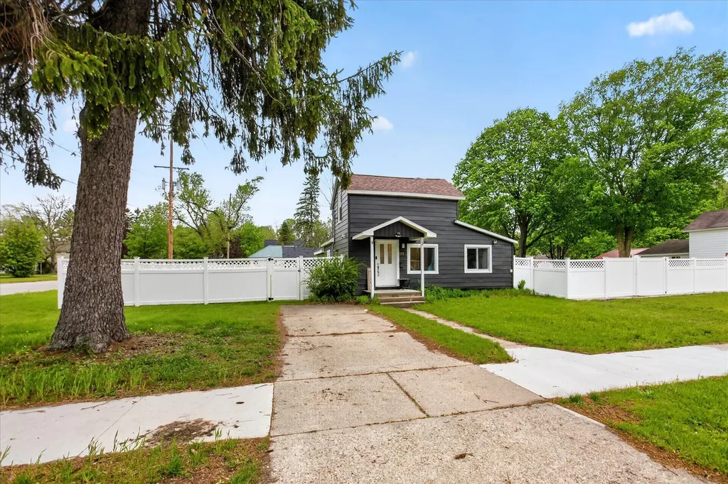 252 W Stimson Avenue Reed City City MI 49677