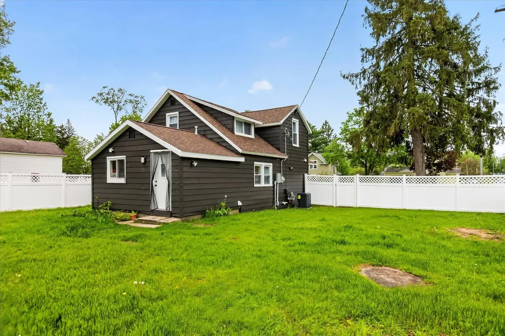252 W Stimson Avenue Reed City City MI 49677