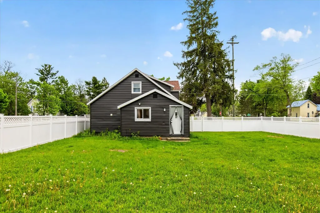 252 W Stimson Avenue Reed City City MI 49677