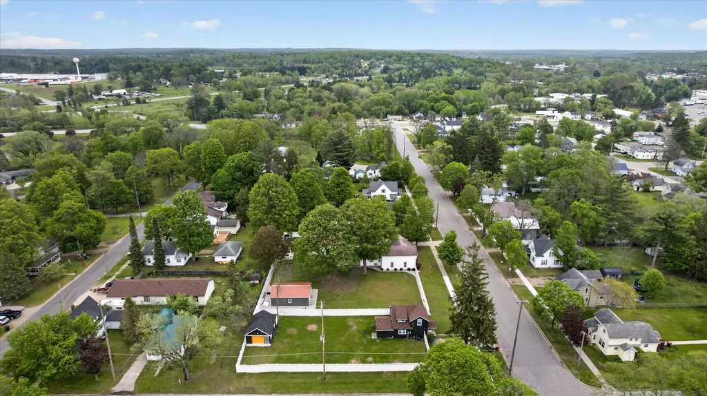 252 W Stimson Avenue Reed City City MI 49677