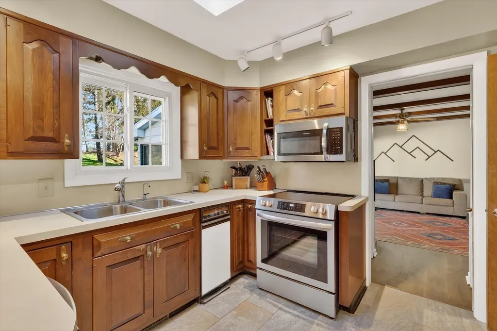 2757 Leelanau Drive NE Plainfield Charter Township MI 49525