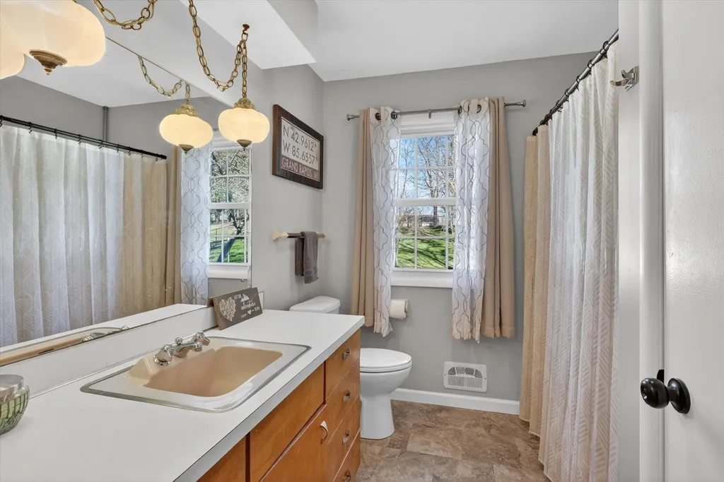 2757 Leelanau Drive NE Plainfield Charter Township MI 49525
