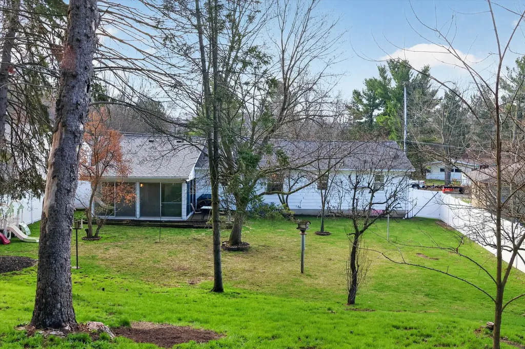 2757 Leelanau Drive NE Plainfield Charter Township MI 49525