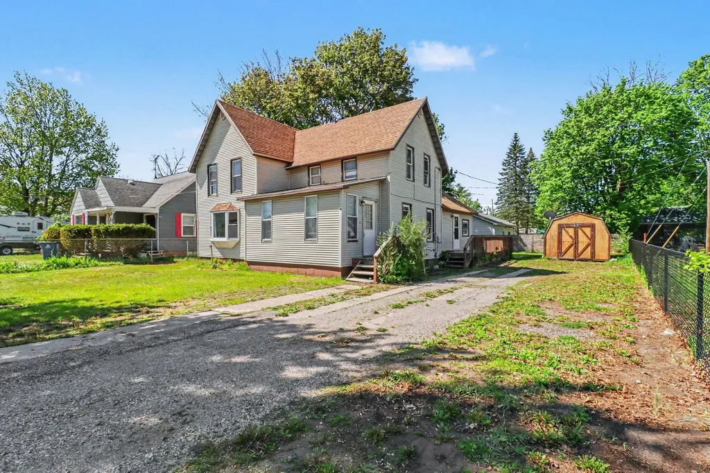 420 W 5th Street Evart City MI 49631