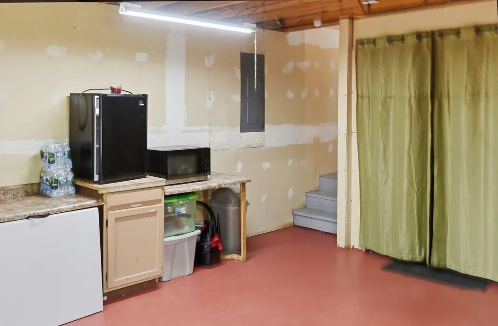 7492 E Townline Lake Road Hamilton Township MI 48625