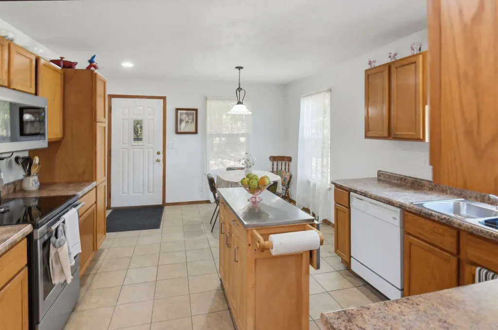 7492 E Townline Lake Road Hamilton Township MI 48625