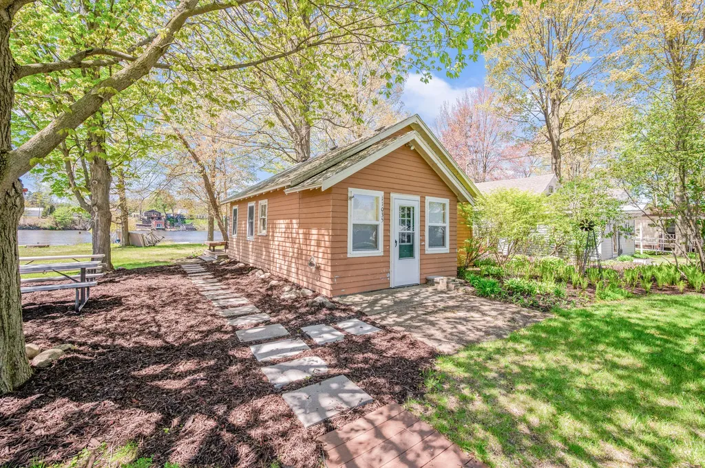 11035 Birchpark Drive Mecosta Township MI 49346