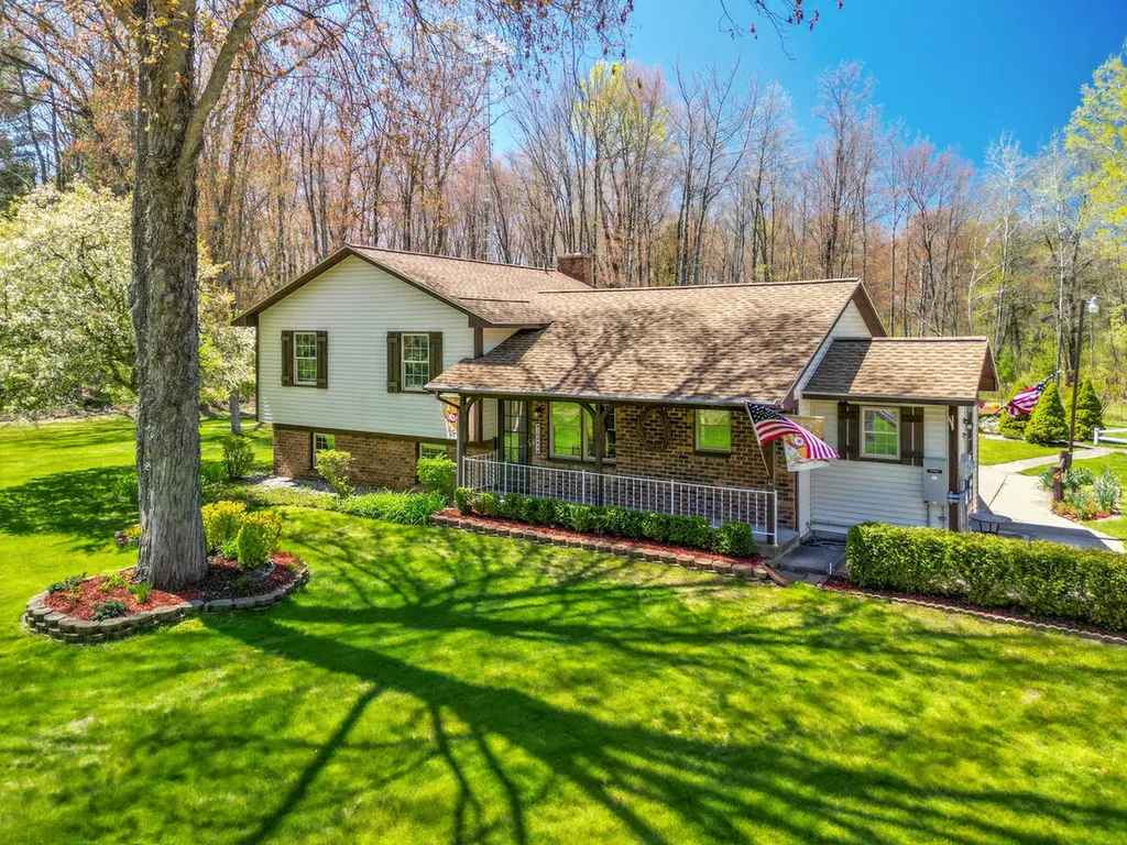 10343 N Walnut Avenue Home Township MI 49309