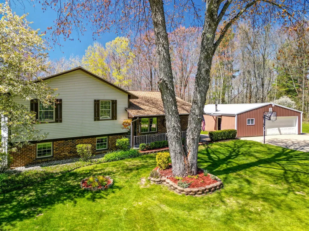 10343 N Walnut Avenue Home Township MI 49309