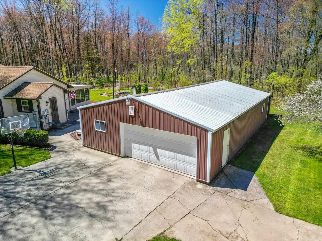 10343 N Walnut Avenue Home Township MI 49309