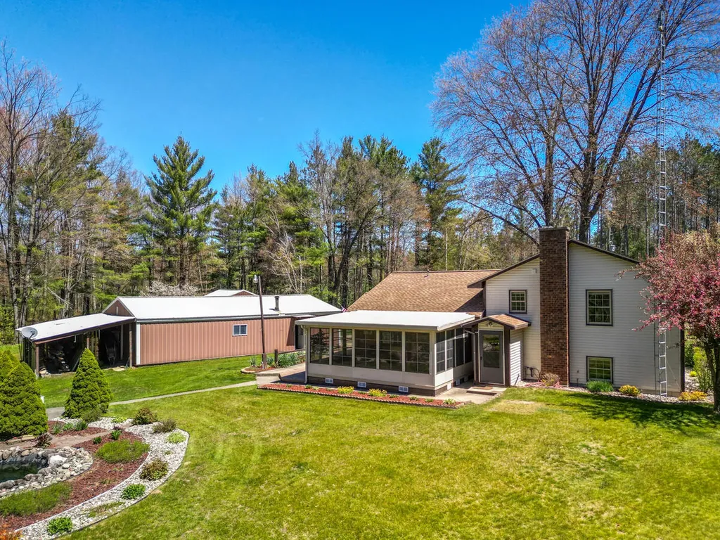 10343 N Walnut Avenue Home Township MI 49309