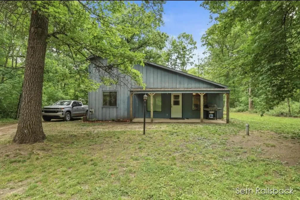 8744 Mackinaw Trail Drive Reynolds Township MI 49329