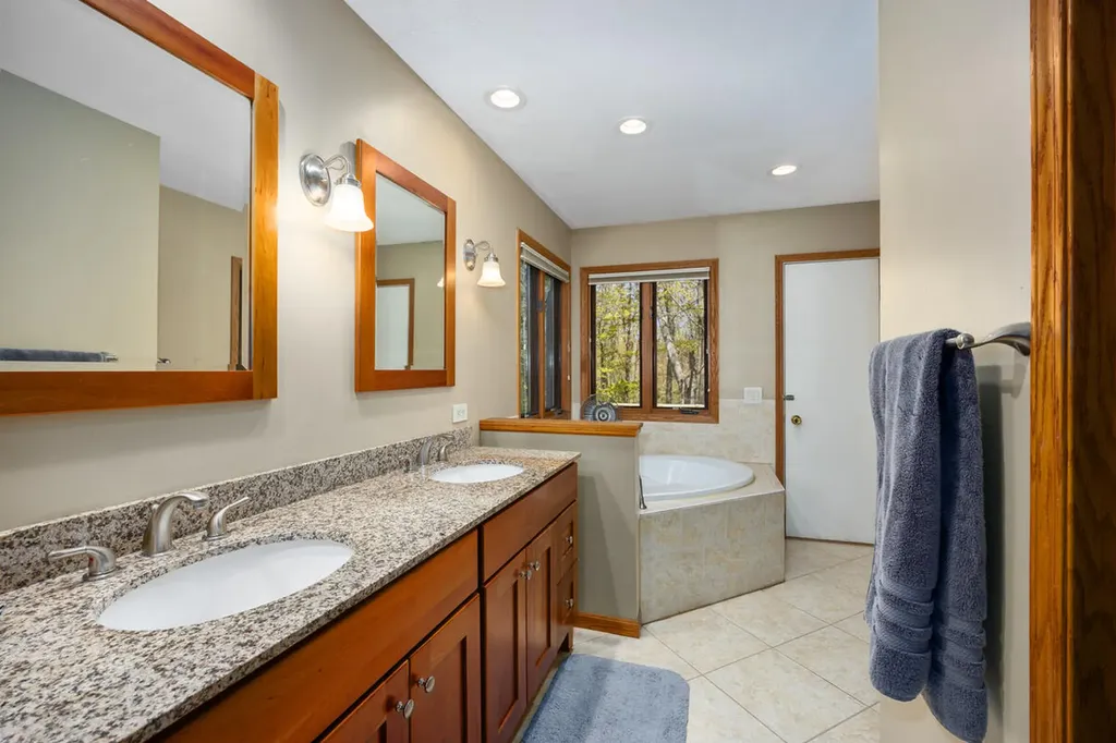 15056 Oakwood Drive Big Rapids Charter Township MI 49307