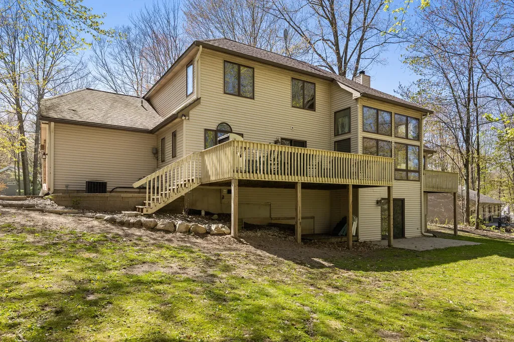 15056 Oakwood Drive Big Rapids Charter Township MI 49307
