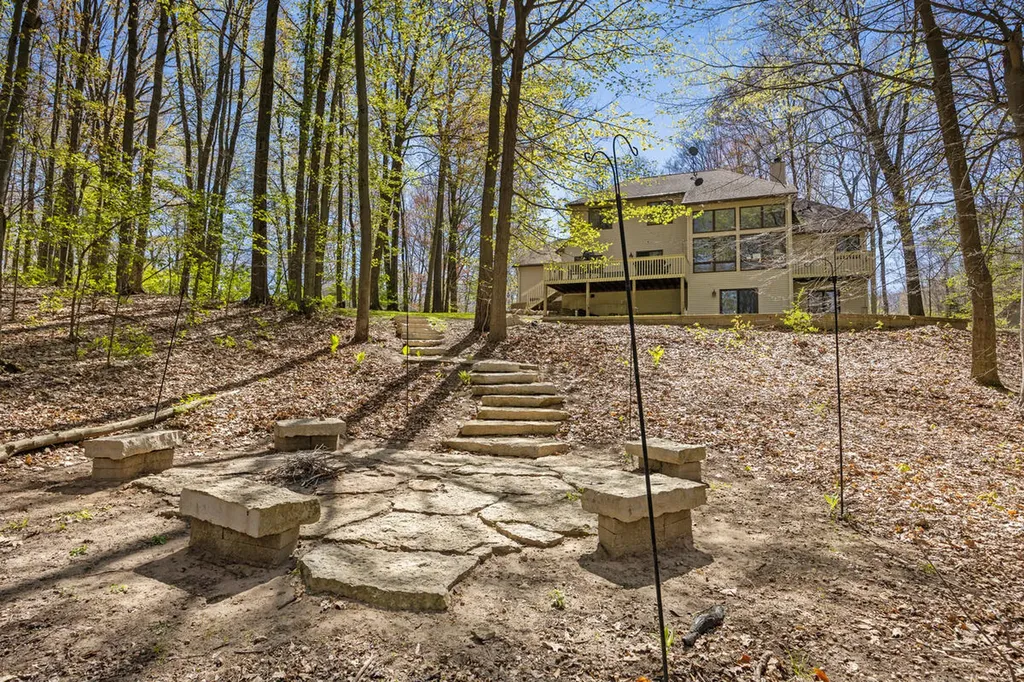 15056 Oakwood Drive Big Rapids Charter Township MI 49307