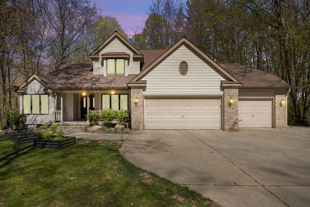 15056 Oakwood Drive Big Rapids Charter Township MI 49307