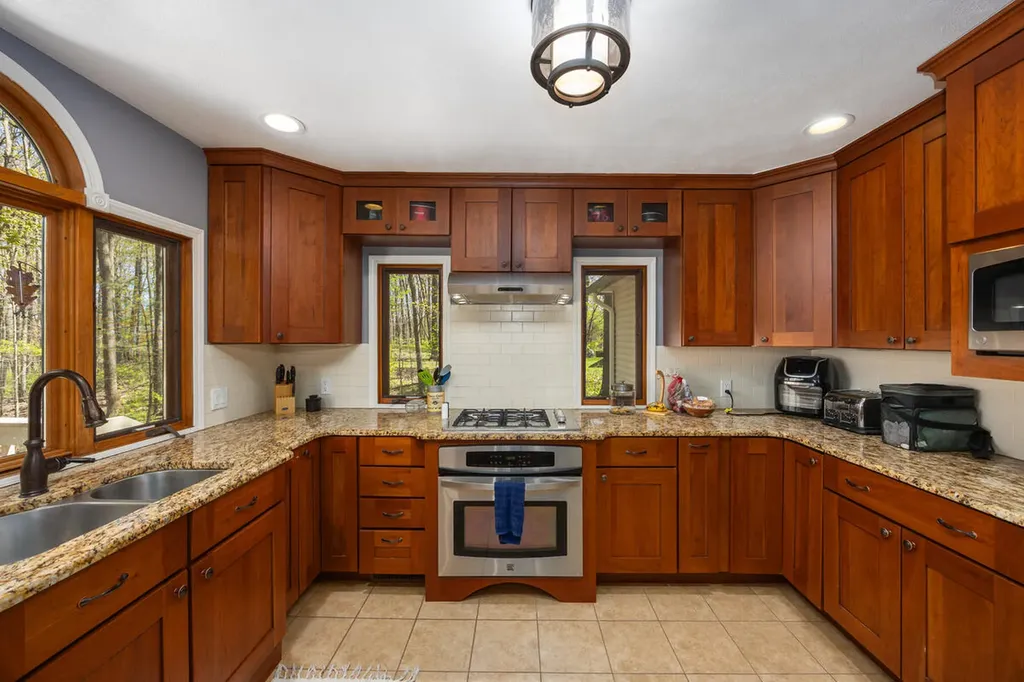 15056 Oakwood Drive Big Rapids Charter Township MI 49307