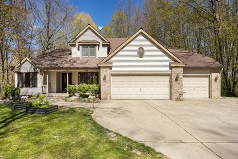 15056 Oakwood Drive Big Rapids Charter Township MI 49307