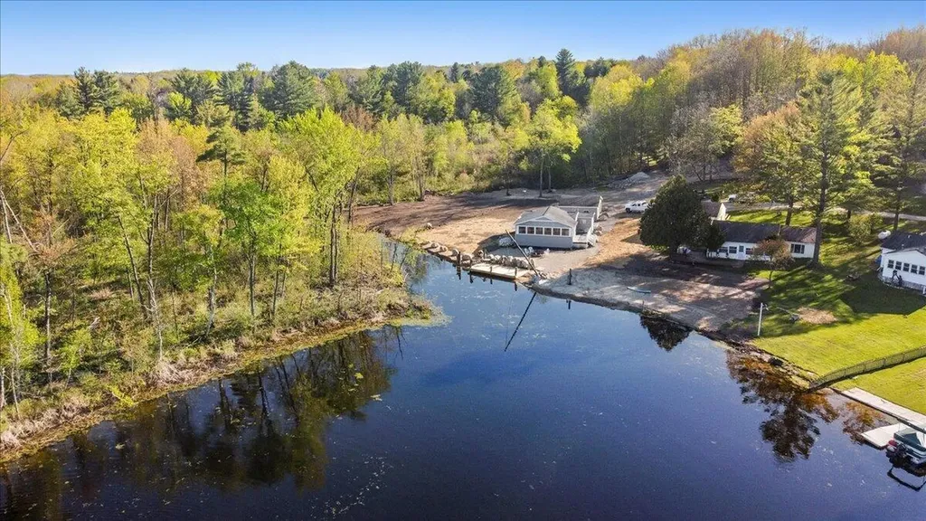 136 Pleasant Drive Belvidere Township MI 48886