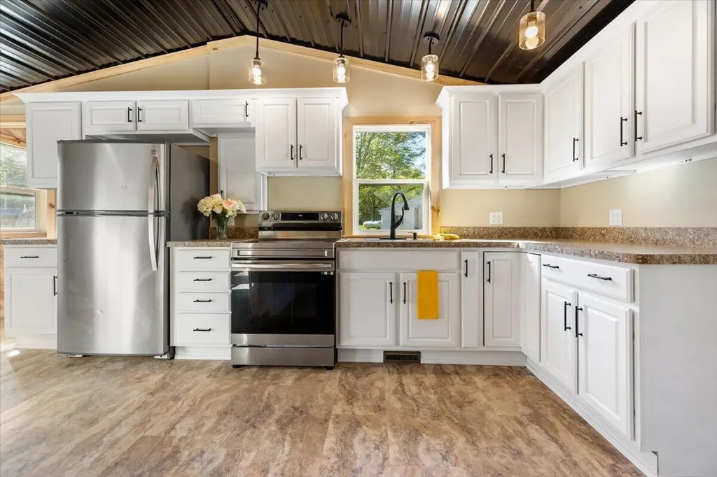 136 Pleasant Drive Belvidere Township MI 48886