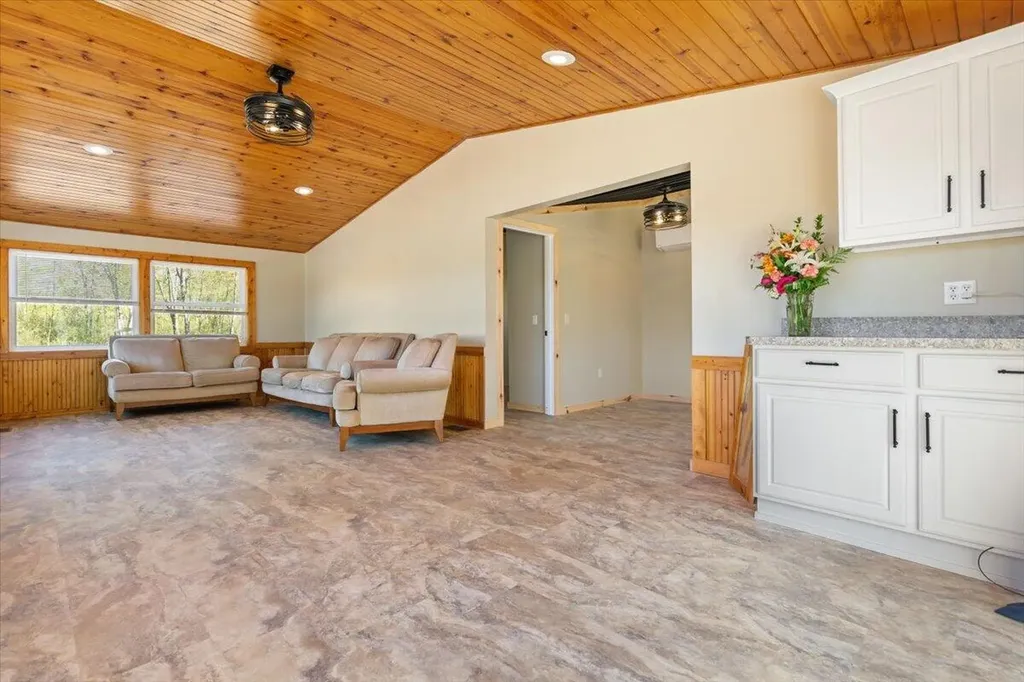 136 Pleasant Drive Belvidere Township MI 48886