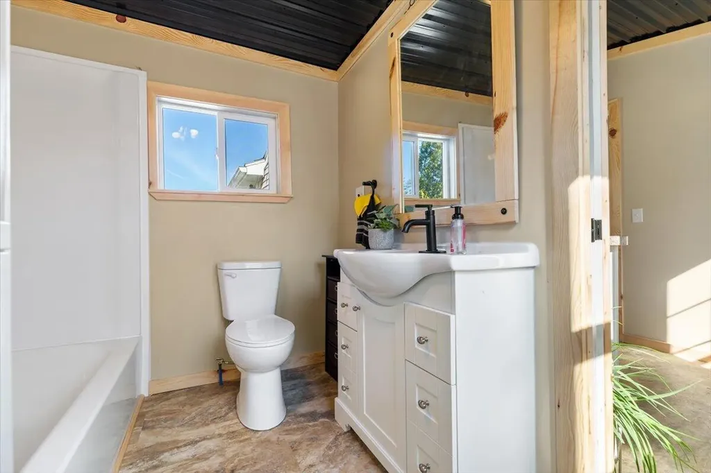136 Pleasant Drive Belvidere Township MI 48886