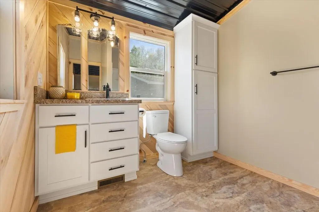 136 Pleasant Drive Belvidere Township MI 48886