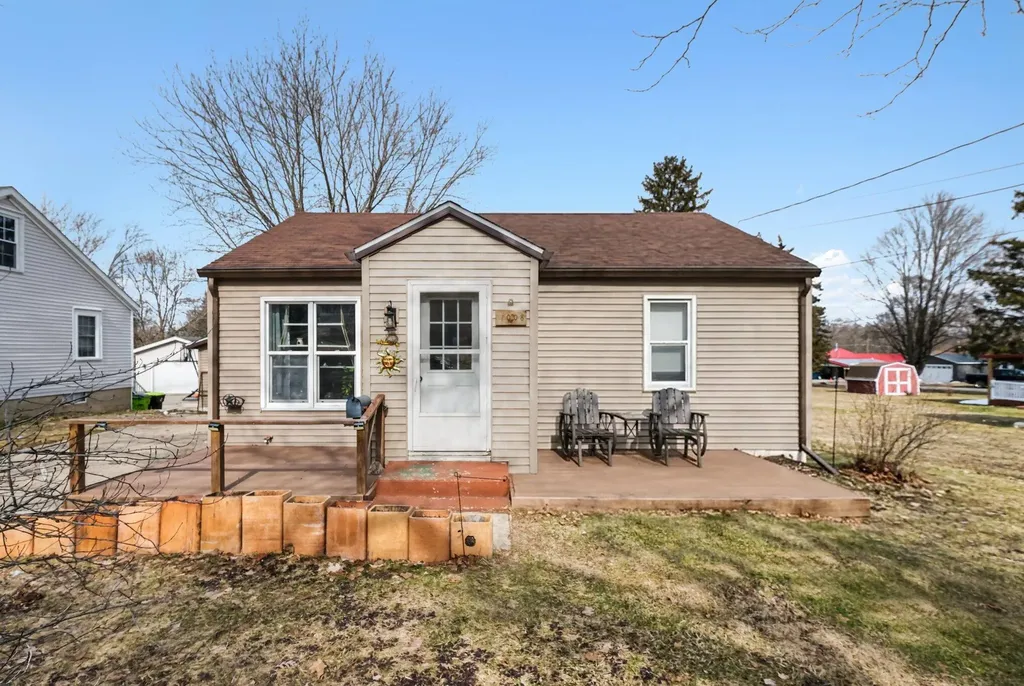 1008 W Grove Street Greenville City MI 48838