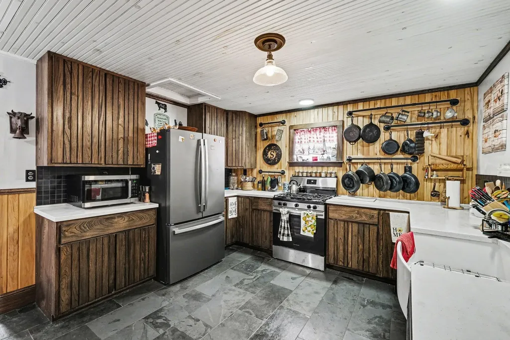 1008 W Grove Street Greenville City MI 48838
